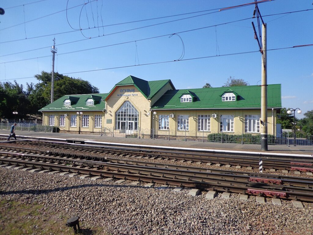 Залізнична станція Огульці