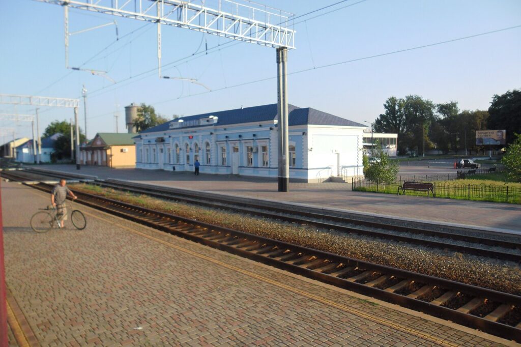 Залізнична станція Карлівка