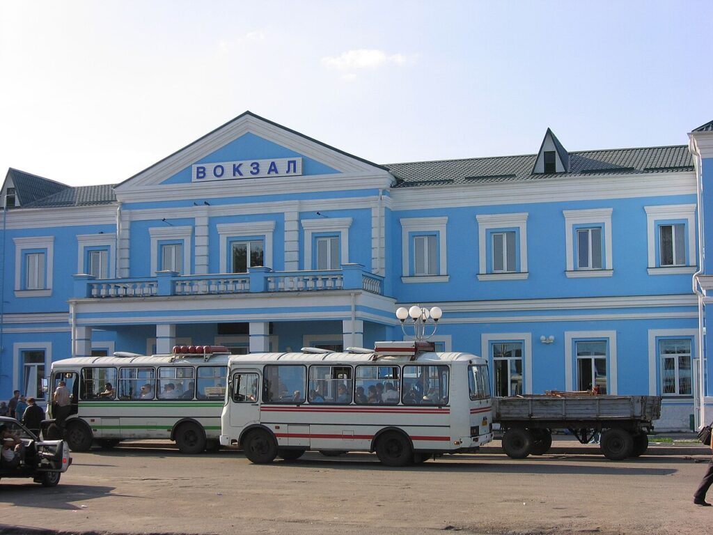 Nizhin railway station