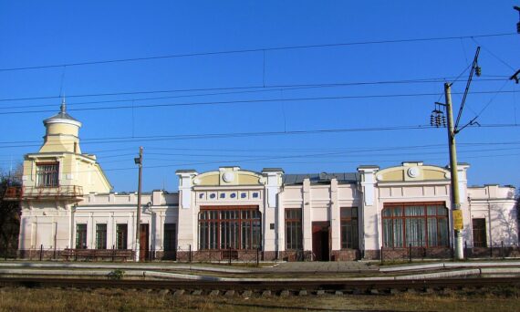 Залізнична станція Голоби