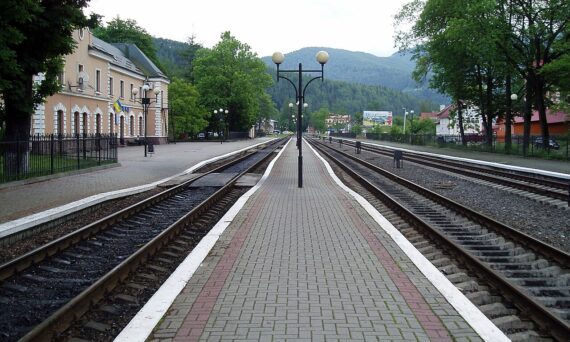 Залізнична станція Яремче
