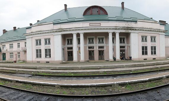 Залізнична станція Делятин
