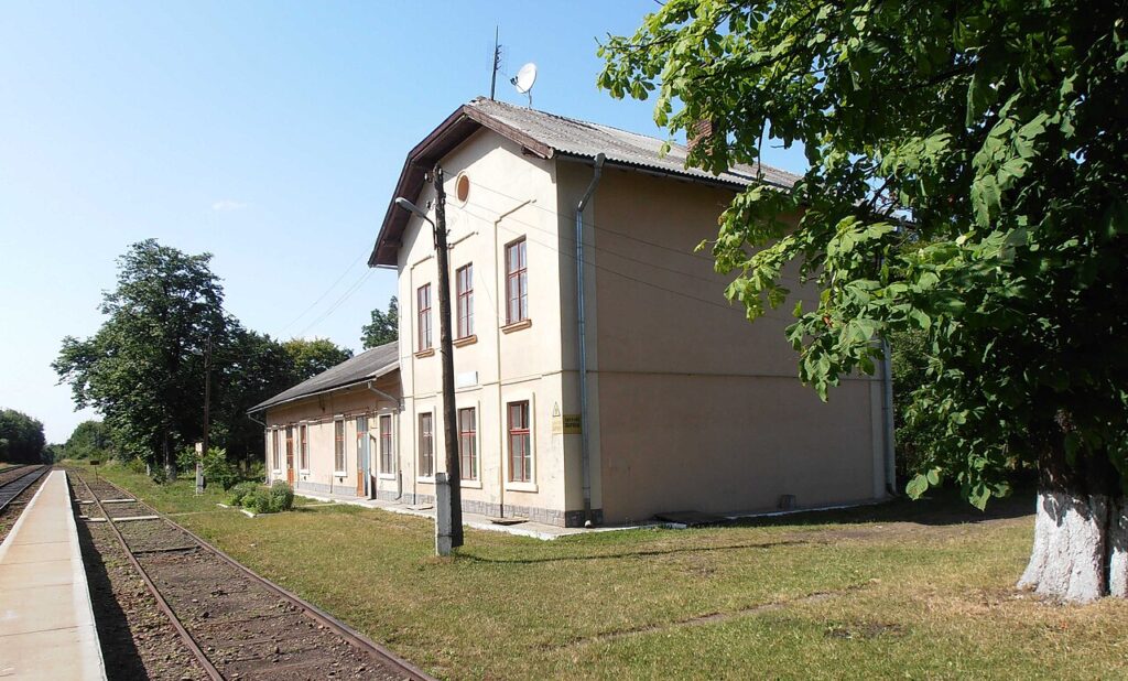 Bodnar railway station
